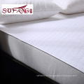 Luxury hotel White removable waterproof bed mattress protector cover skid resistance